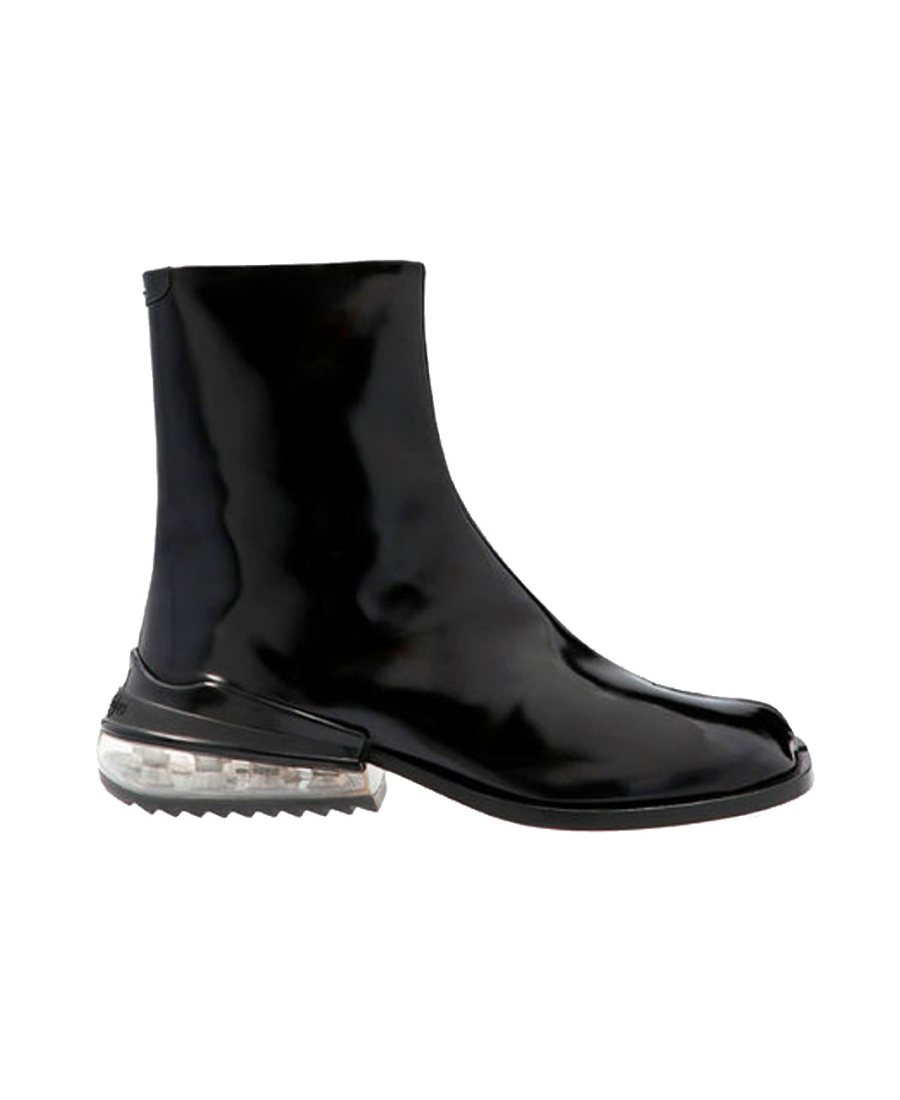 Maison Margiela Tabi 黑色气垫分趾靴子in Black Modesens